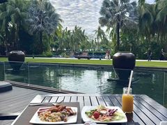 -三亚湾海居铂尔曼度假酒店