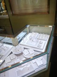 -潮宏基珠宝(天虹石路店)