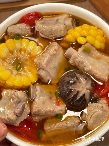 这个番茄玉米排骨汤真的是一绝！巨好喝！