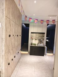 -PE SALON