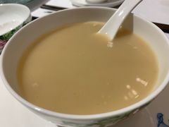 紅蘿蔔粉葛豬踭湯-花城苑广府菜(侨鑫店)