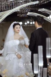 -曼青婚纱礼服馆