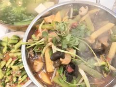 -乡土特色.冷锅鱼.牦牛肉汤锅