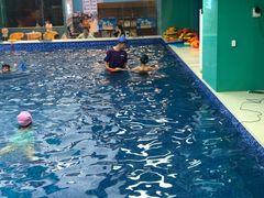-Swim斯卫姆国际儿童游泳中心(红博中央公园店)