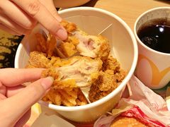金拱门桶-麦当劳(虹桥南丰城店)