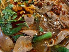 -爆炸头阿姨小四川正宗川味小吃(无任何分店)