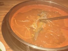 -苗伯妈酸汤火锅