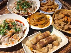 -爆炸头阿姨小四川正宗川味小吃(无任何分店)