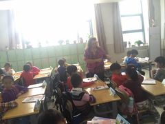 -崂山区第二实验小学