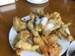 炸荷花-微山岛春天里酒家