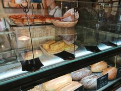 面包甜点陈列柜-仙峰天然面包(迎宾路店)