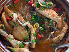 金鲳鱼煲-香惠鱼煲店