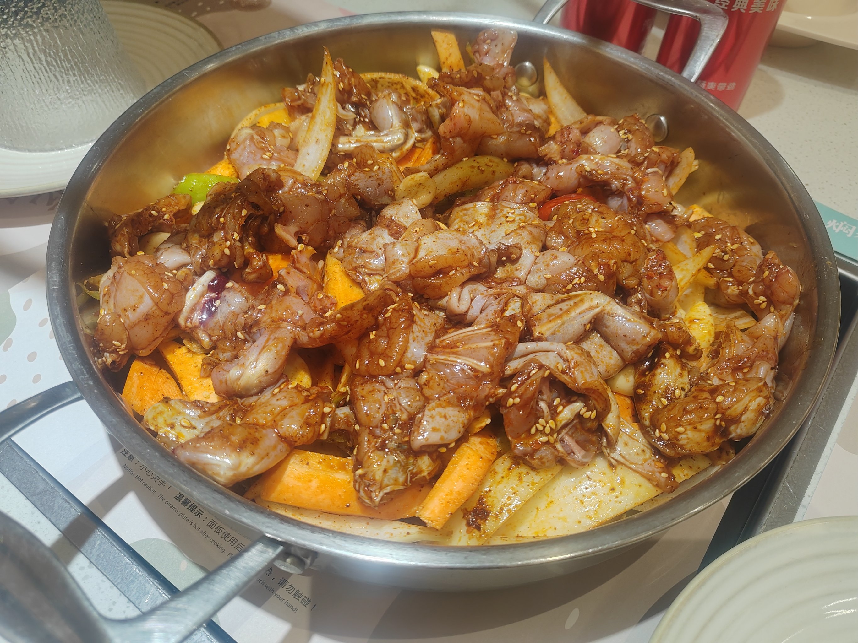 黄记煌梭边鱼,鱼肉质鲜嫩无刺,焖锅秘制入