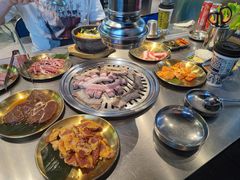-哈哈碳都·牛肋条无限自助烤肉(台江万达店)