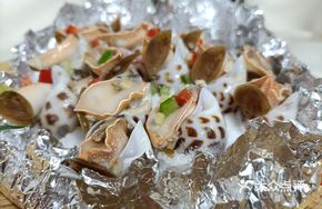 Salt-Baked Large Abalone