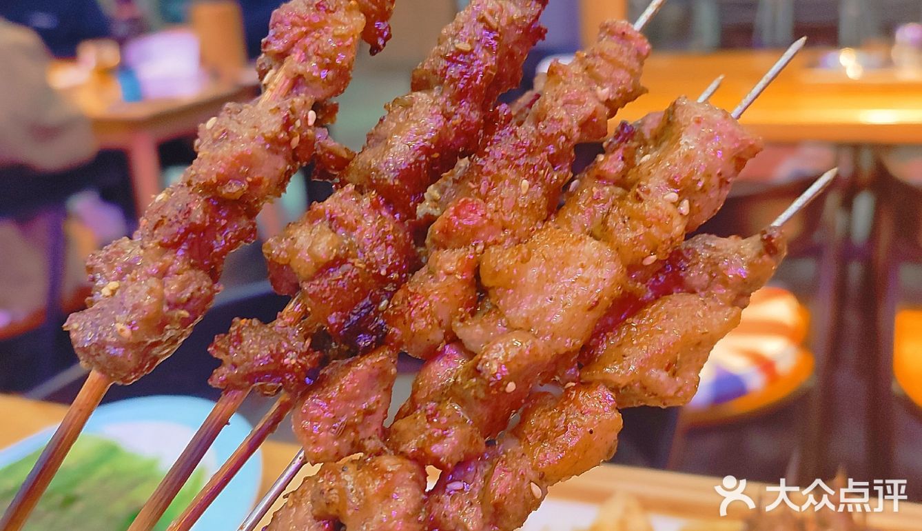 可以唱歌的东北特色杀猪菜撸串夜宵店
