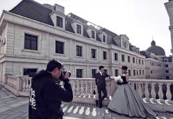 -雪中彩影婚纱摄影·微光艺术中心