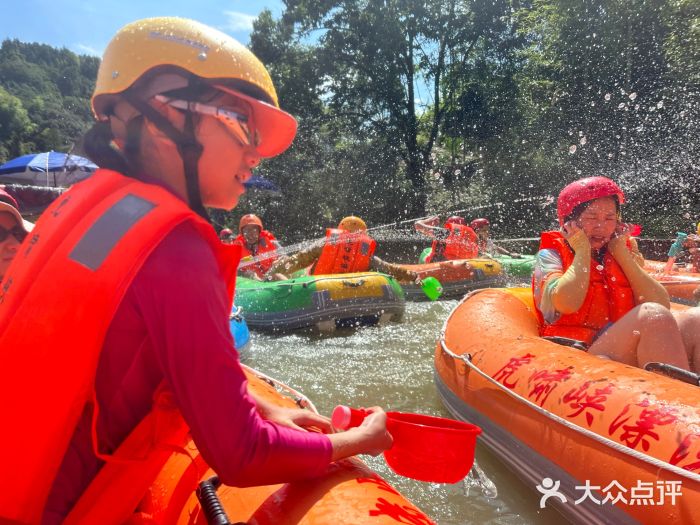 虎啸峡漂流图片