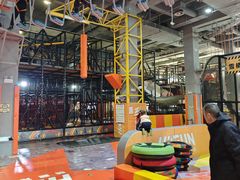 -嗨翻Hi-Fun竞技主题乐园·蹦床亲子生日轰趴(国光1937店)