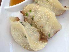 小杨锅贴-小杨生煎(金山百联购物中心3楼店)