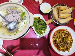 -冯烫烫跷脚牛肉·川菜小馆(武胜西街店)