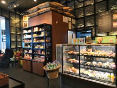 面包甜点陈列柜-星巴克臻选(深圳皇庭广场分店)