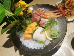 刺身五品-枝魯枝魯自助料理