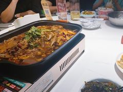 -顶峰夜宴·龙虾烧烤大排档(九江学院店)