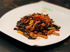 黑鸡枞菌炒爽肉-童福兴·南京菜(老门东店)