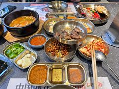 -草家酱蟹炭火烤肉店(珲春南路二店)