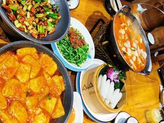 -老滇山寨•云南特色菜•地方菜•民族风情歌舞表演(金碧店)