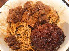 红烧狮子头-谷沙屋面铺