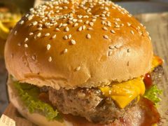 芝士培根和牛汉堡-漪龙台·B26 Rooftop Lounge