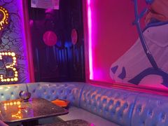 -UK派对KTV(日月广场店)