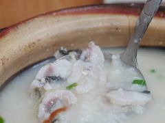 鲫鱼粥-豪园台山碳烧生蚝(蓬江江华店)