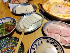 -洱火云南酸菜牛肉火锅(石景山当代商城店)