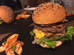 -HIGH FIVE哈福手工汉堡(桂林路店)