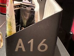 -雍容荟帝王蟹活龙虾展台自助(IFS黑金店)