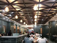 大堂-凤凰路何眼镜香辣蟹(花果园店)