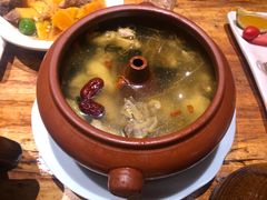 -老滇山寨•云南特色菜•地方菜•民族风情歌舞表演(金碧店)