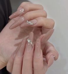 -赢韵美甲美睫瑞士净斑中心
