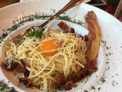 -Chom Cafe and Restaurant