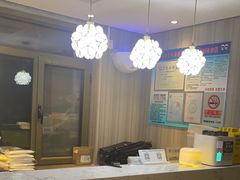 -潮漫酒店(北京通州环球度假区临河里地铁站店)