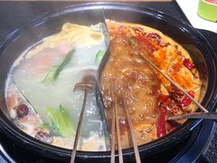 -两三事小郡肝串串香火锅(桂庙店)