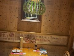 -老牌坊云南鱼豆花火锅(爱建店)