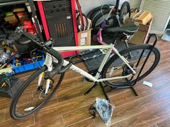 -道路口单车爱瓦士dahon大行