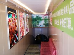 -洞庭洲·防空洞火锅·烧烤·铜锅涮肉(新百广场店)