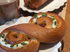 -VERIE BAKEHOUSE