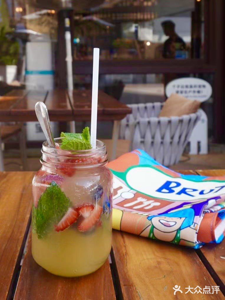 一人点了一个套餐 披萨+饮料 很方便!性价比很高