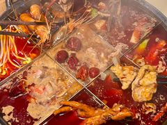 -赵美丽·重庆社区火锅·直营店(火车东站·中豪国际店)